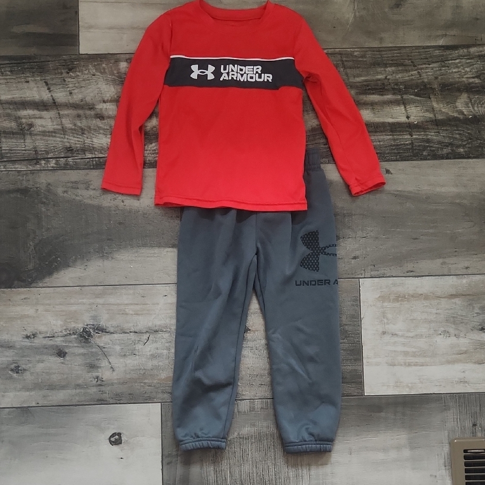 Under Armour Red and Gray Kids Outfit  Size 4